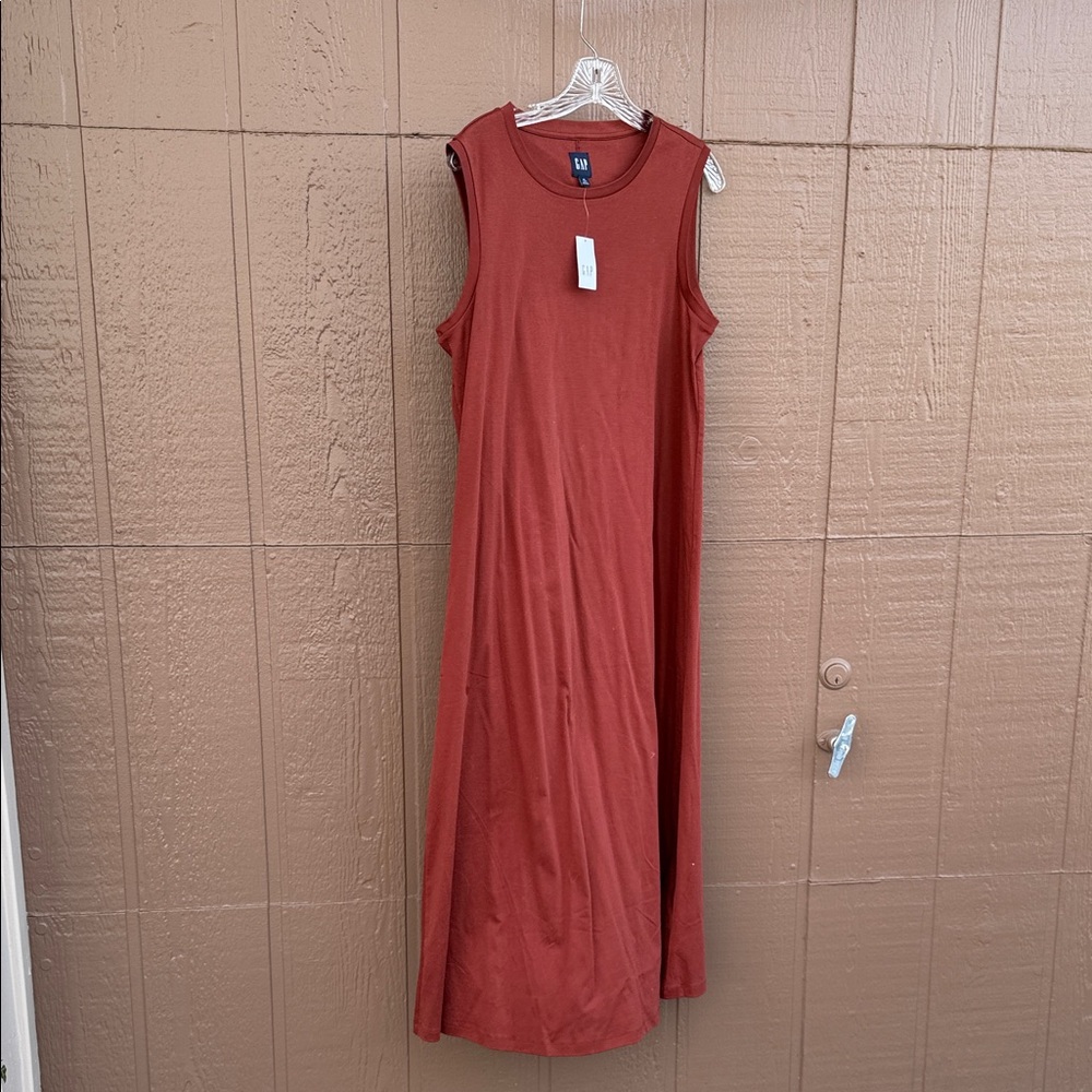 Gap NWT Sleeveless Maxi Dress